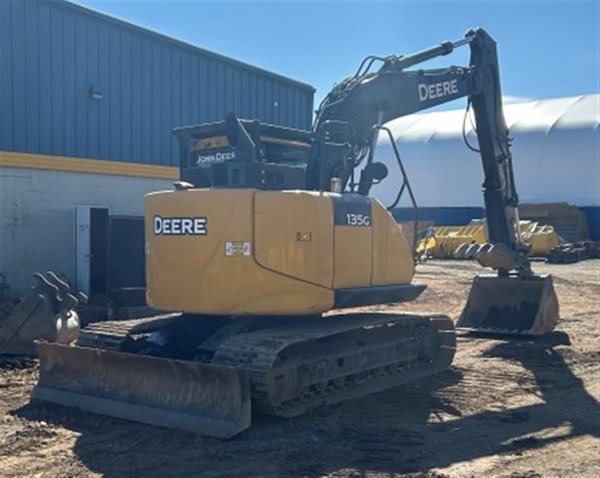 2019 DEERE 135G 5052