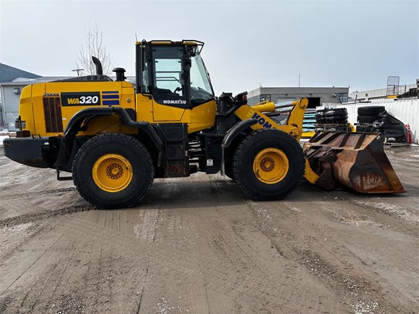 2022 Komatsu WA320-8 5405