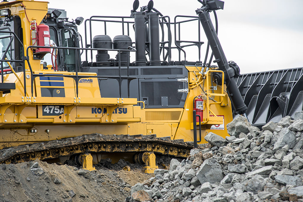 Komatsu D475A-5 Dozers Specs | SMS Equipment