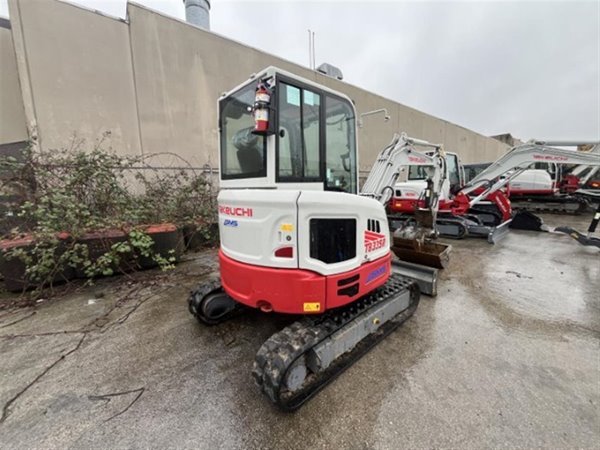 2023 Takeuchi TB335R-CR 5337
