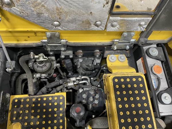 2021 Komatsu PC138USLC-11 5305