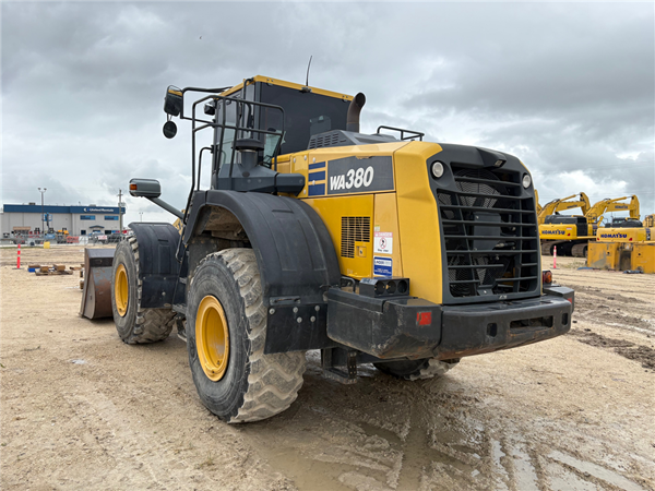 2017 Komatsu WA380-8 5236