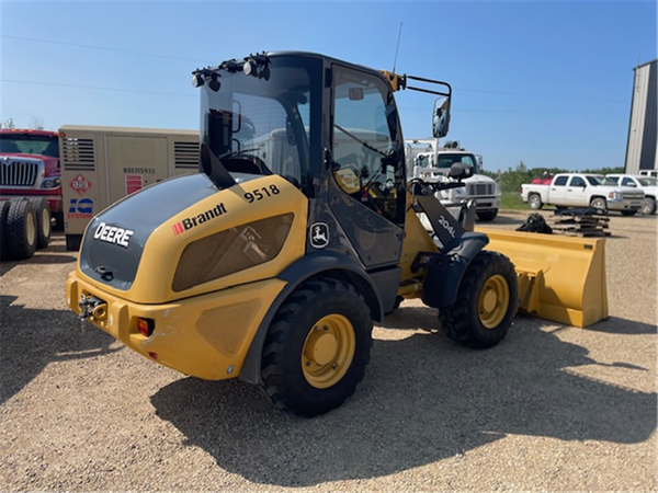 2019 DEERE 204L 5215