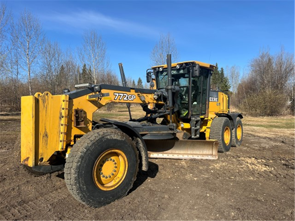 2013 DEERE 772GP 5165