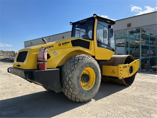 2021 BOMAG BW 211 D-5 5155