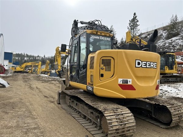 2021 DEERE 135G 5330
