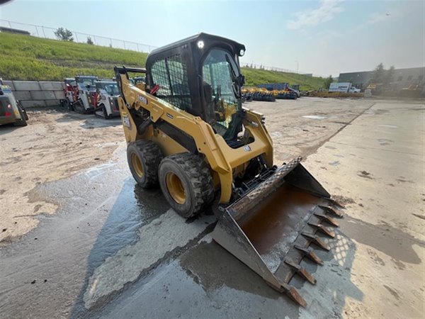 2025 CATERPILLAR 242D3 5446