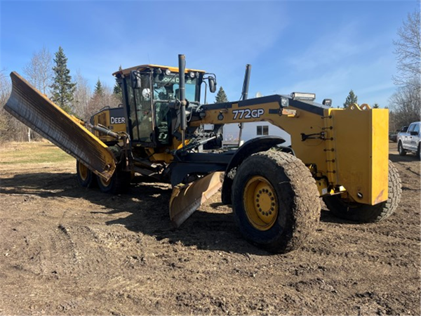 2013 DEERE 772GP 5165