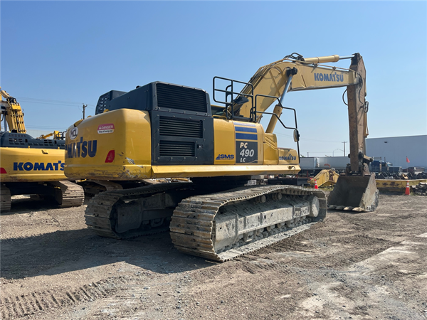 2017 Komatsu PC490LC-11 2611