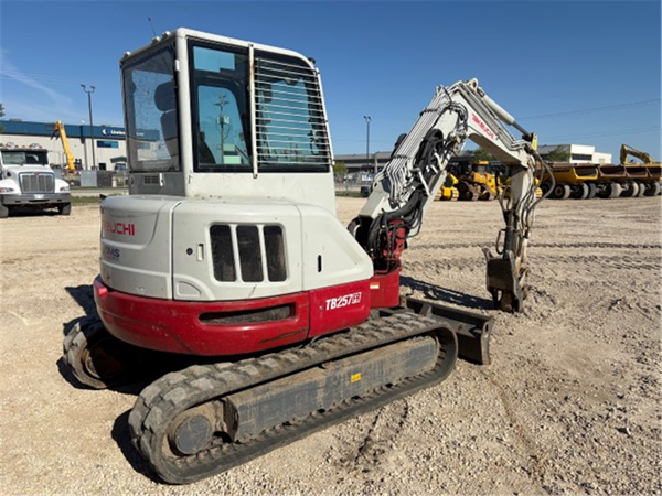 2021 Takeuchi TB257FRCR 5176