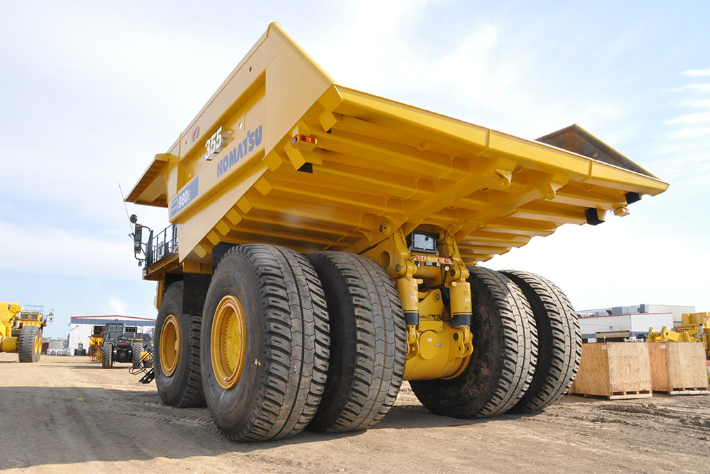 Komatsu 980E-4 Electric Trucks Specs | SMS Equipment