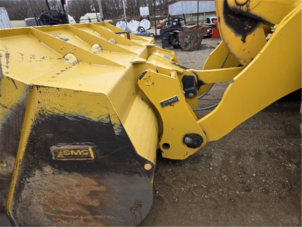 2022 Komatsu WA320-8 5415