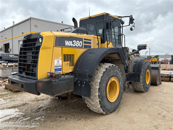 2017 Komatsu WA380-8 5236