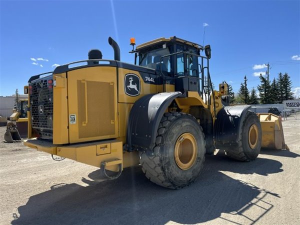 2020 DEERE 744L 5377
