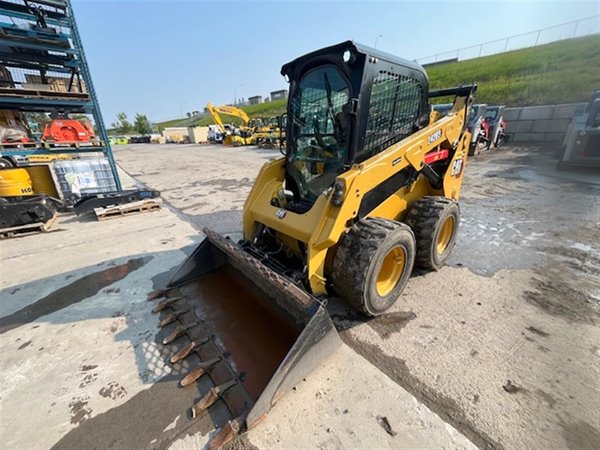 2025 CATERPILLAR 242D3 5446