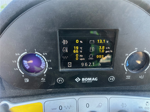 2021 BOMAG BW 211 DH-5 5273