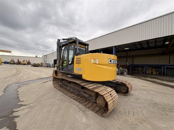 2012 DEERE 225DLC 5354