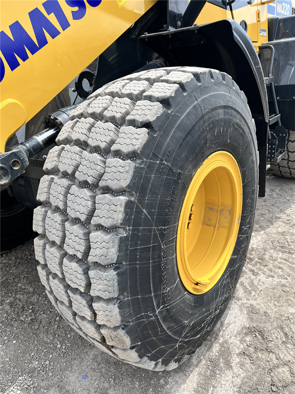 2023 Komatsu WA320-8 5346