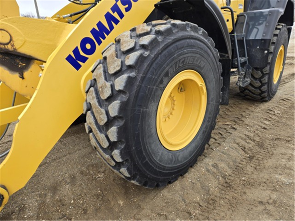 2022 Komatsu WA320-8 5415