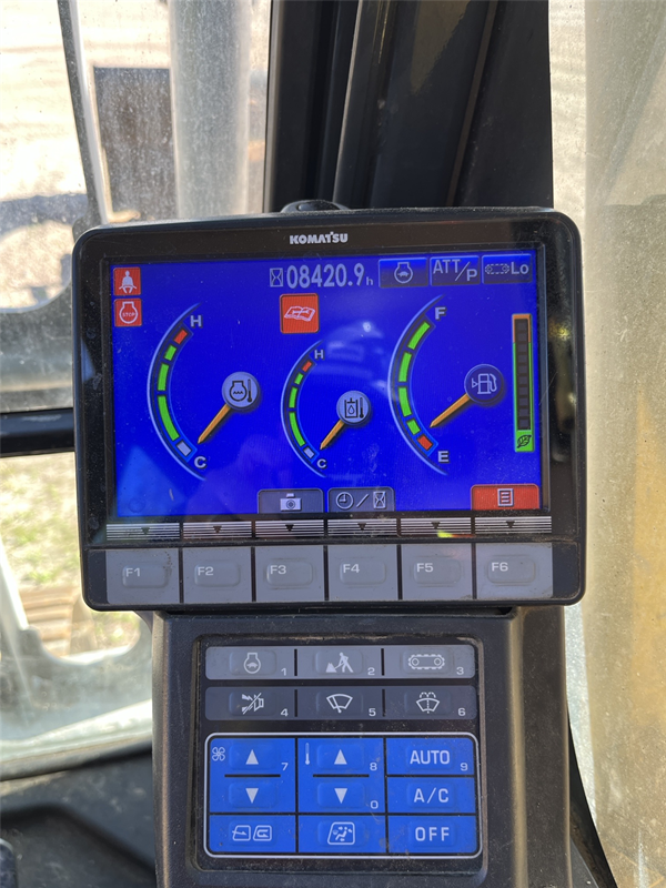 2015 KOMATSU PC210LC-10 5472