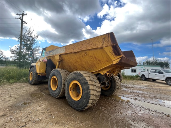2011 KOMATSU HM300-2 5125