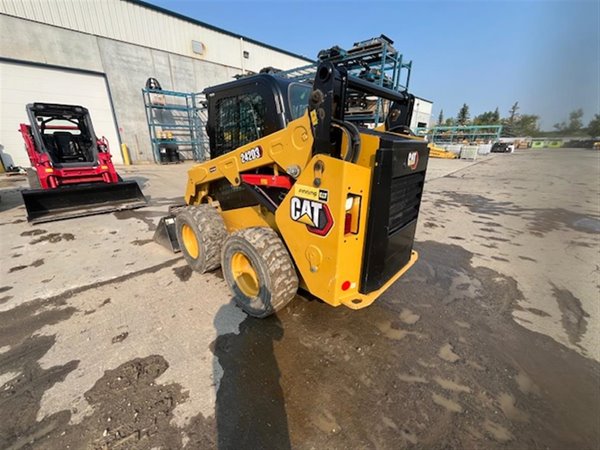 2025 CATERPILLAR 242D3 5446