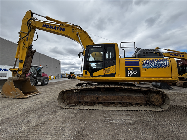 2023 Komatsu HB365LC-3 5425