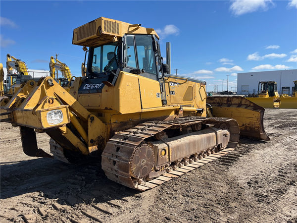 2011 DEERE 850J 5174