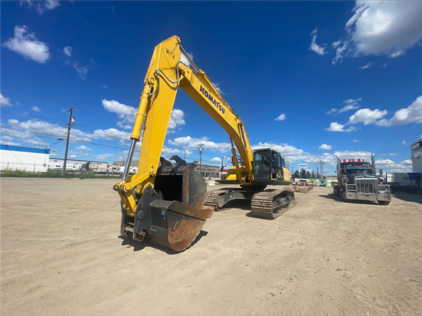 2023 Komatsu PC490LC-11 5218