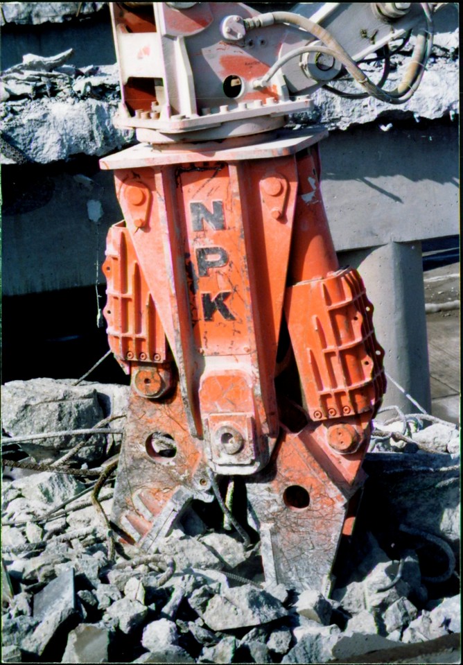 NPK M28G Pulverizer Multi-Jaw Demolition Tools Specs | SMS Equipment