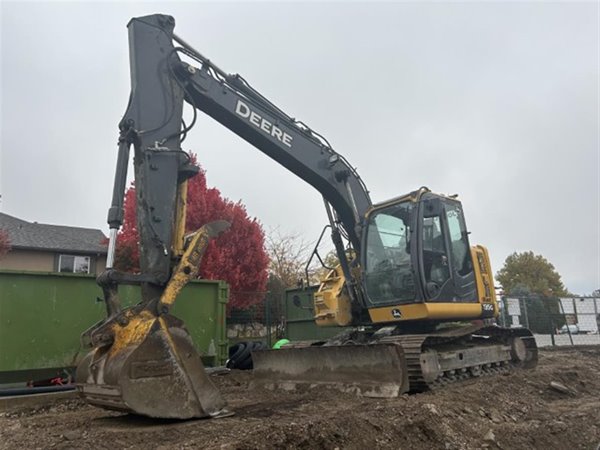 2021 DEERE 135G 5330