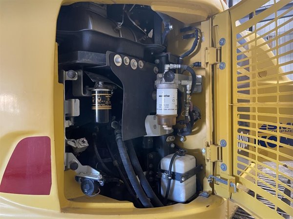 2021 Komatsu PC138USLC-11 5305