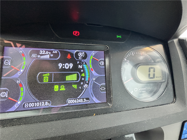 2022 Komatsu WA320-8 5408