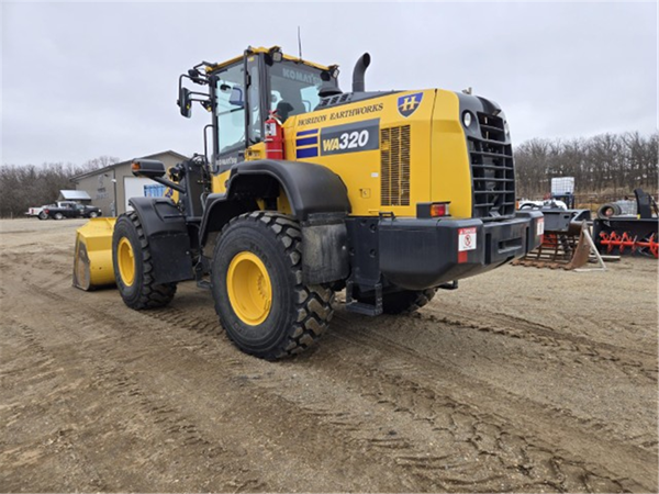 2022 Komatsu WA320-8 5415