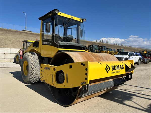 2021 BOMAG BW 211 D-5 5155