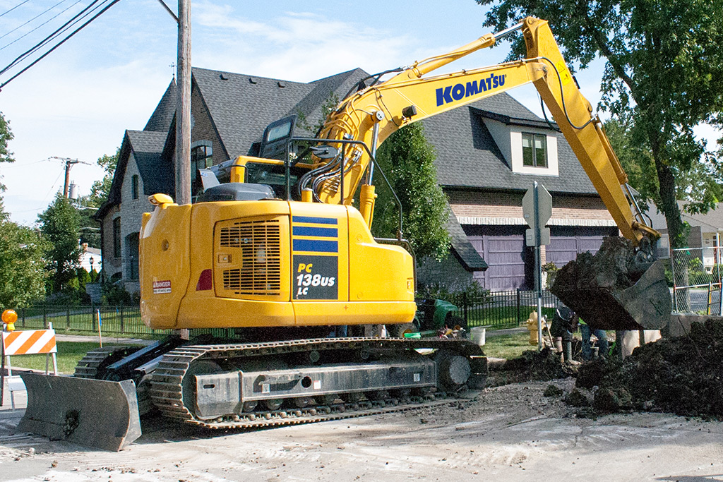 PC138US-11-Escavatori Komatsu Komatsu-construction-excavator-PC138USLC-11-road-work