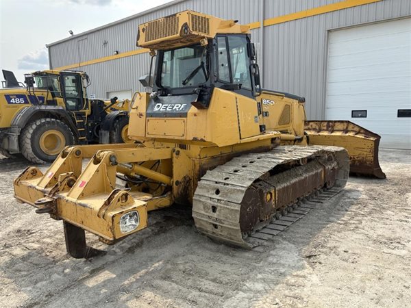2011 DEERE 850J 5174
