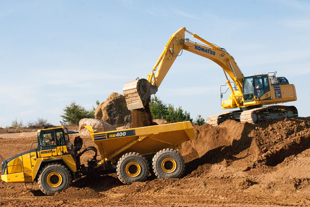 Komatsu HM400-5 Articulated Trucks Specs | SMS Equipment