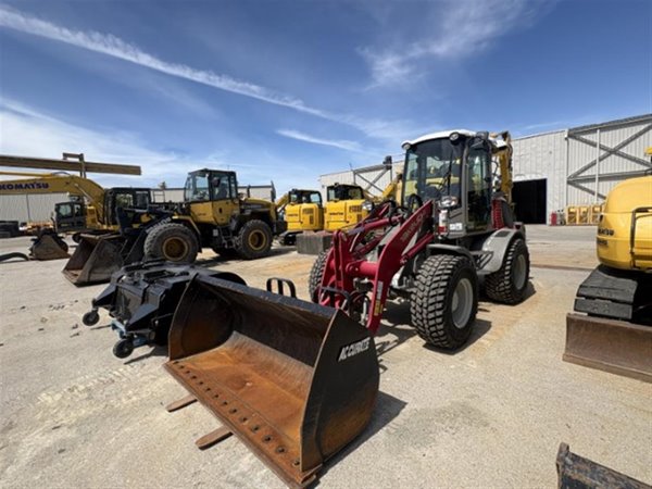2024 Takeuchi TW80C3HH 5322