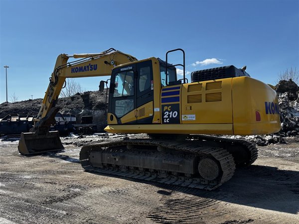 2022 Komatsu PC210LC-11 5402