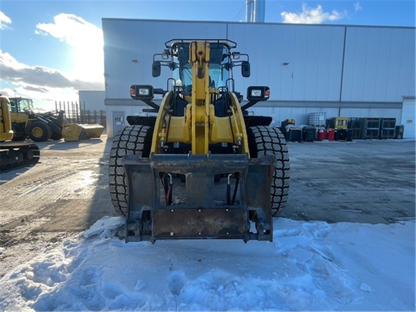 2022 KOMATSU WA320-8 5162