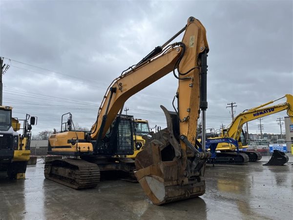 2018 HYUNDAI HX330L 5101