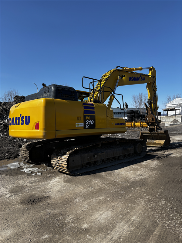 2022 Komatsu PC210LC-11 5402