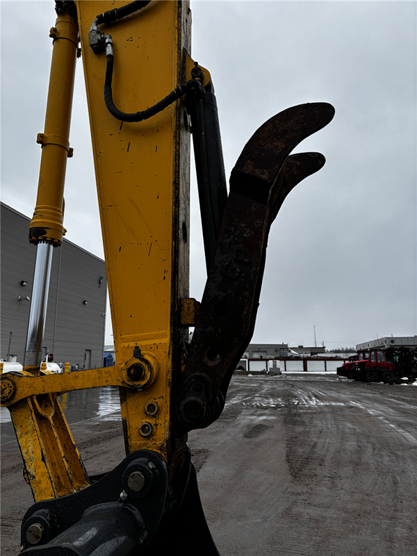 2023 Komatsu PC210LC-11 5406
