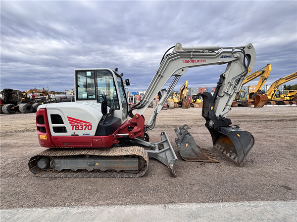 2021 TAKEUCHI TB370CS 5269