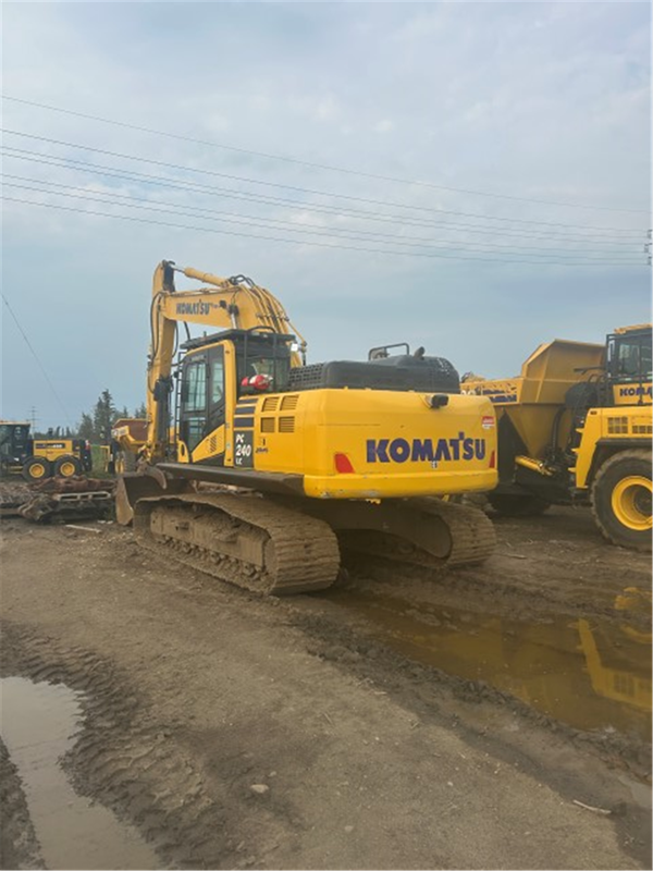 2020 Komatsu PC240LC-11 5338