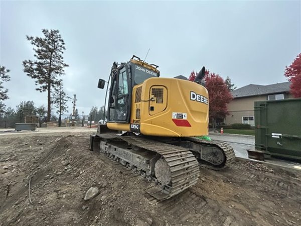 2021 DEERE 135G 5330