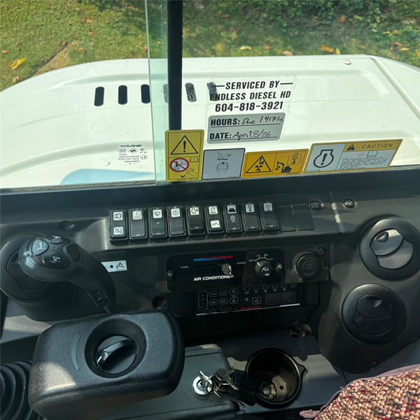 2021 TAKEUCHI TB250-2CR 5484