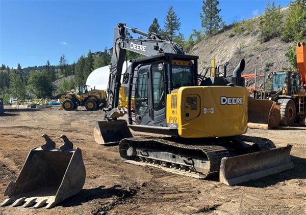 2019 DEERE 135G 5052