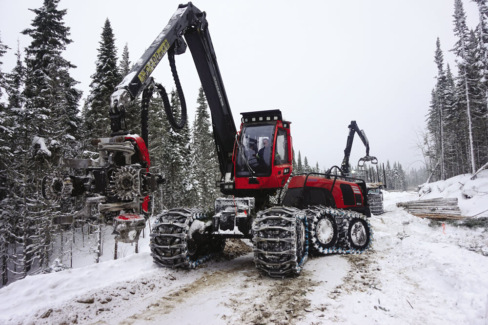 931XC harvester working